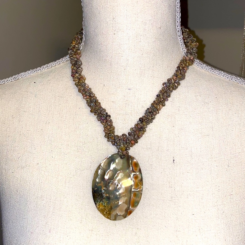 SEASHELL necklace